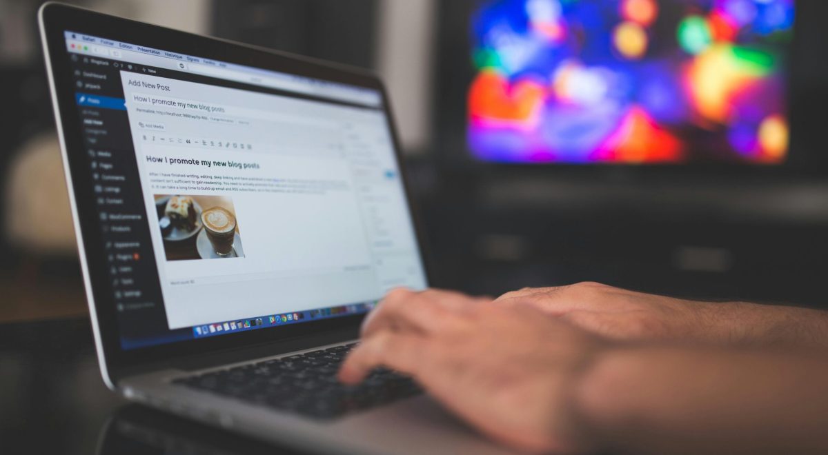 How to Start a Blog and Make Money in 2026 (Beginner’s Guide)